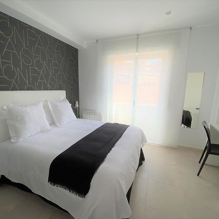 Hostal Somnis Suria Exterior foto